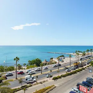  Apartamento Spacious Beachfront Flat With Sea Views And Private Indoor Parking